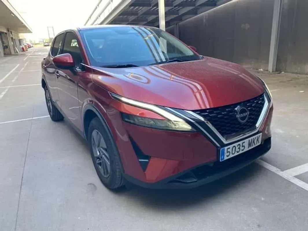 Usado Nissan Qashqai Acenta 141 CV (103 kW) 2023 Rojo SUV
