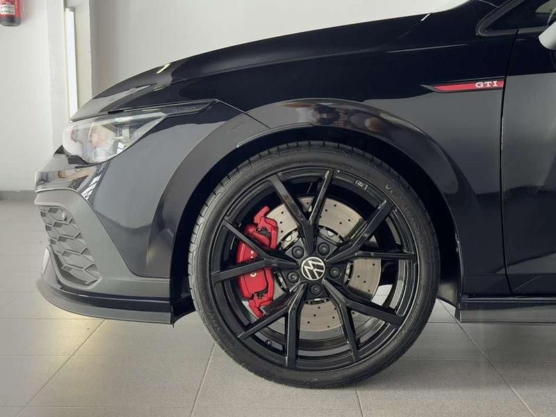 Usado VW Golf VIII GTI 300 CV (220 kW) 2023 Negro Utilitario