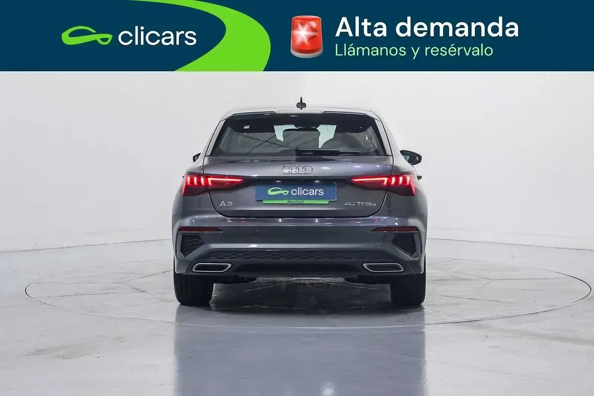 Usado Audi A3 Advanced 150 CV (110 kW) 2021 Gris Berlina