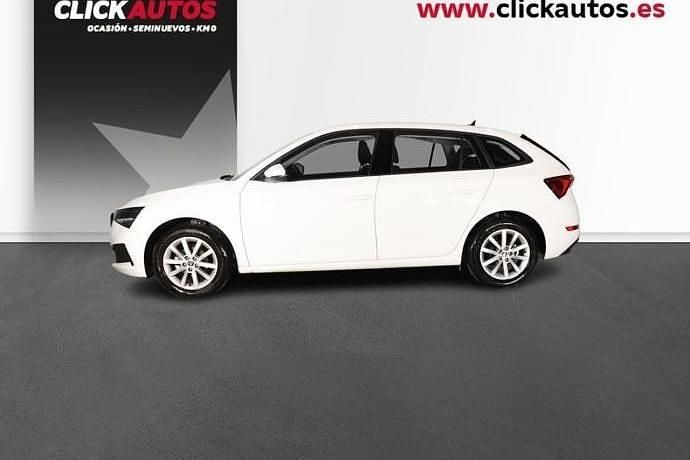Usado Skoda Scala Active 95 CV (69 kW) 2022 Utilitario