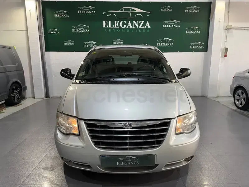 Usado Chrysler Voyager 150 CV (110 kW) 2007 Gris / plata Monovolumen