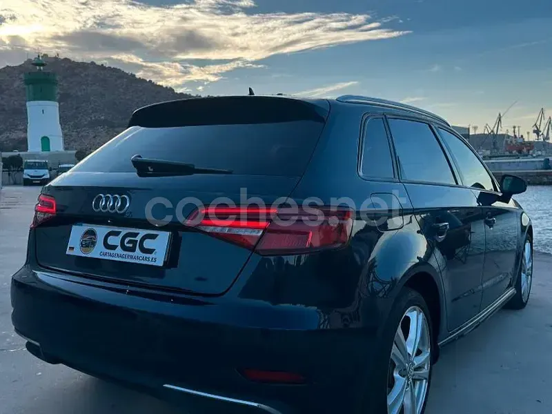 Usado Audi e-tron Sport 204 CV (150 kW) 2020 Azul SUV