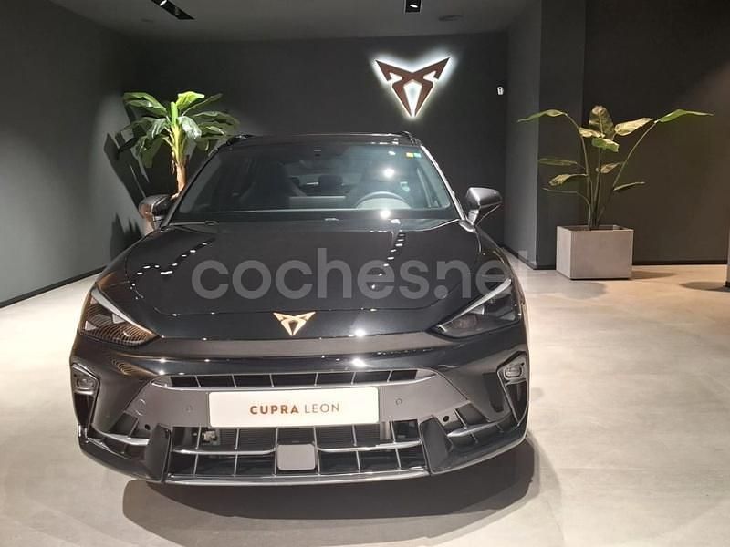 Negro Nuevo 2024 Cupra Leon Familiar | 36.500 € (Un poco caro) - Imagen 1/4