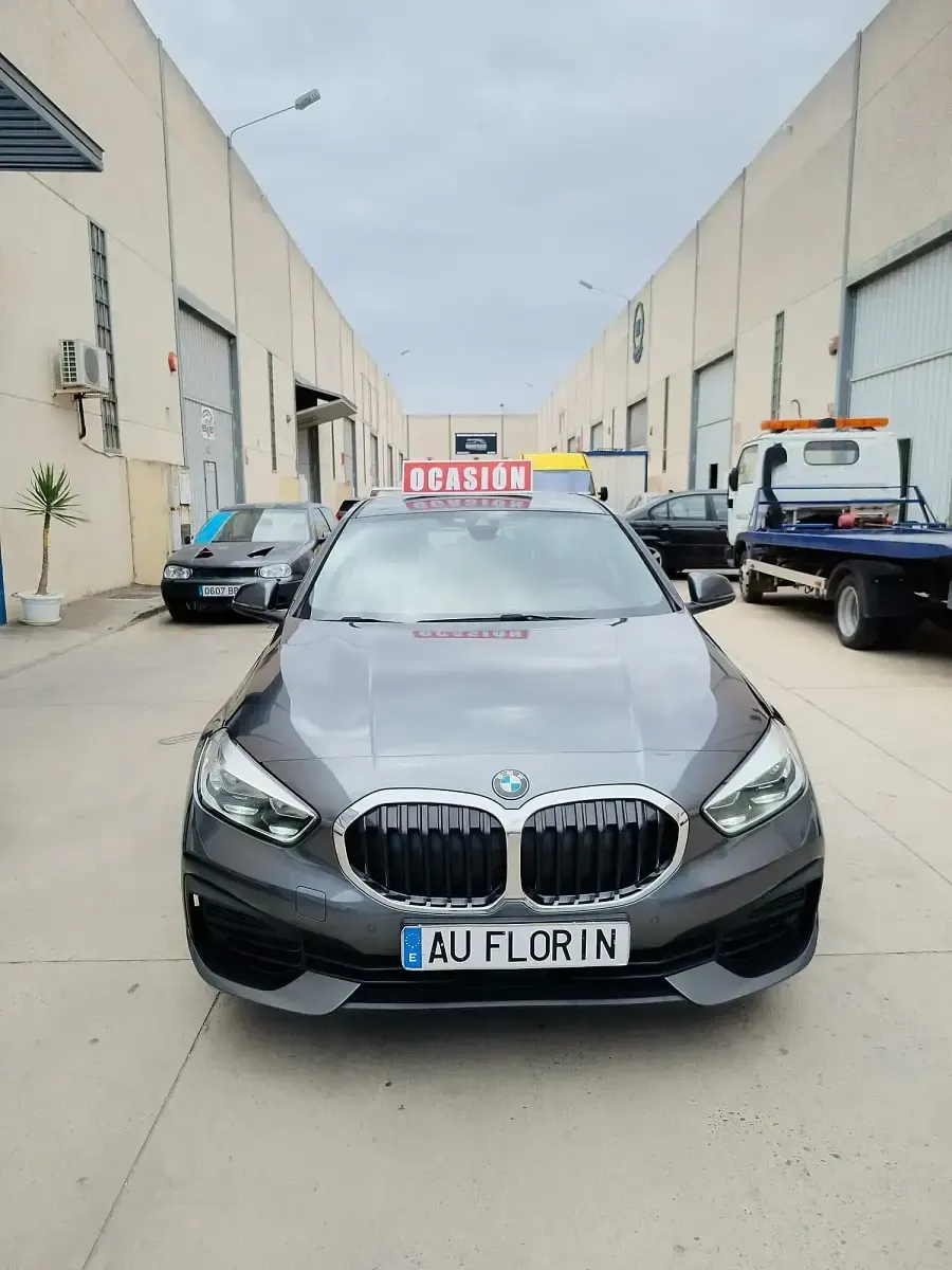 Usado BMW 116 116 CV (85 kW) 2020 Gris / plata Utilitario