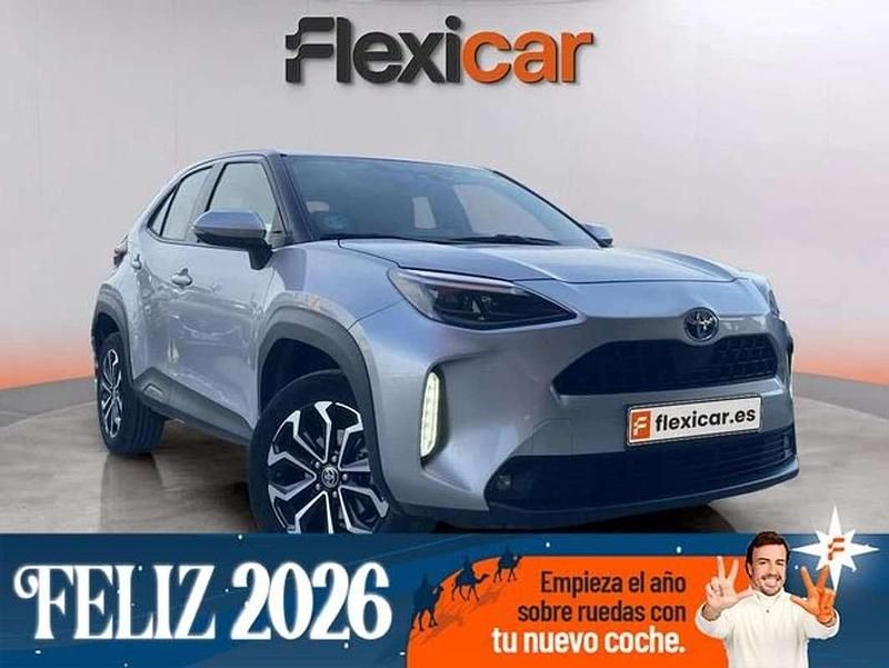 Gris Usado 2024 Toyota Yaris Cross Active SUV | 22.750 € (Precio justo) - Imagen 1/4