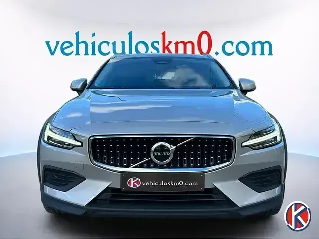 Usado Volvo V60 CC Core 197 CV (144 kW) 2022 Gris Familiar