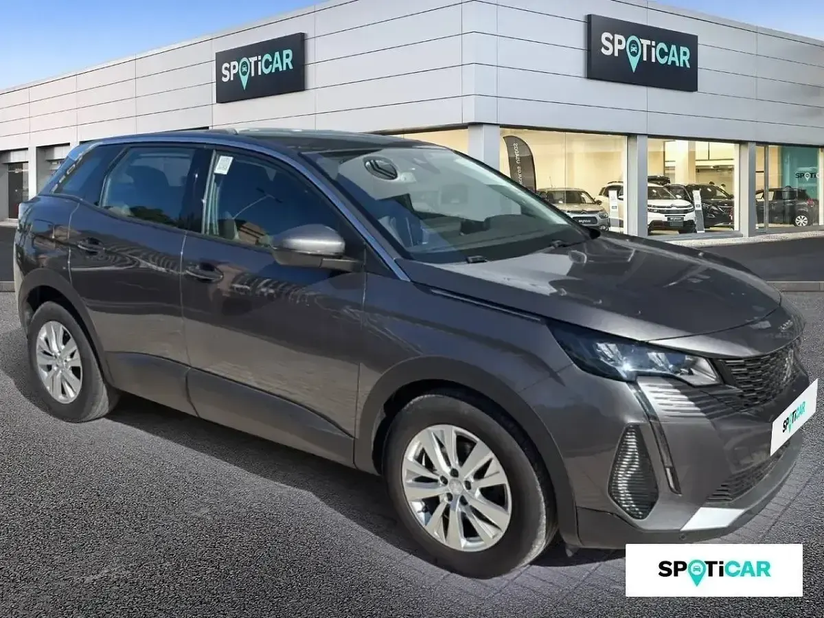 Usado Peugeot 3008 Active 130 CV (95 kW) 2021 Gris SUV