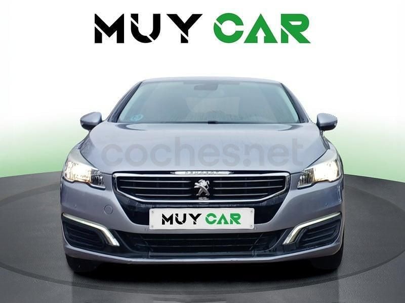 Usado Peugeot 508 Active 120 CV (88 kW) 2017 Gris / plata Berlina