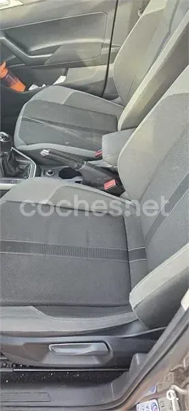 Usado VW Polo Advance 95 CV (69 kW) 2019 Gris / plata Utilitario