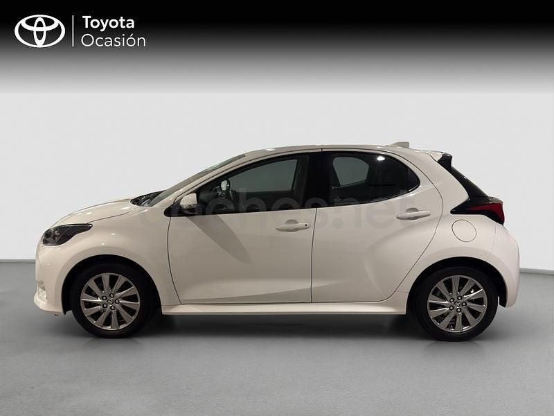 Usado Toyota Yaris Hybrid Active 116 CV (85 kW) 2022 Blanco Berlina