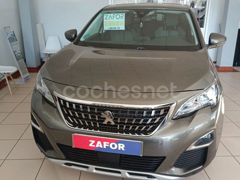 Usado Peugeot 3008 Allure 130 CV (95 kW) 2019 Gris SUV