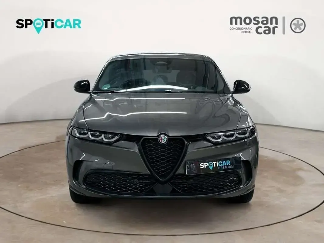 Usado Alfa Romeo Tonale Sprint 280 CV (205 kW) 2024 Gris SUV