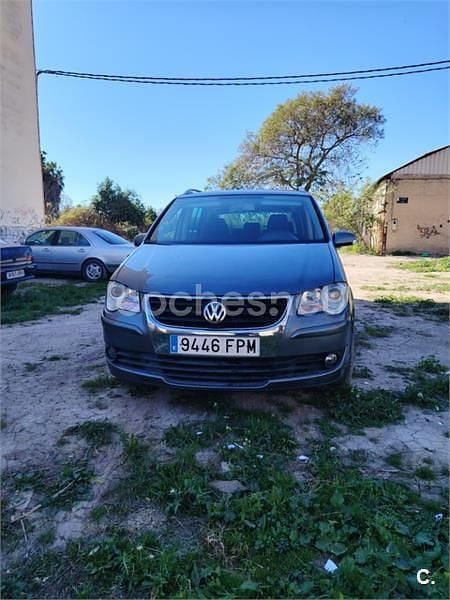 Usado VW Touran Highline 140 CV (102 kW) 2007 Gris / plata Monovolumen