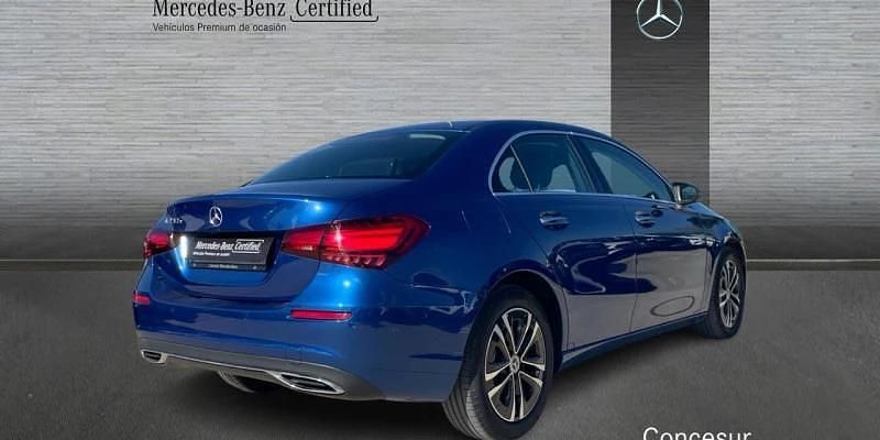 Usado Mercedes A250 218 CV (160 kW) 2024 Azul Berlina