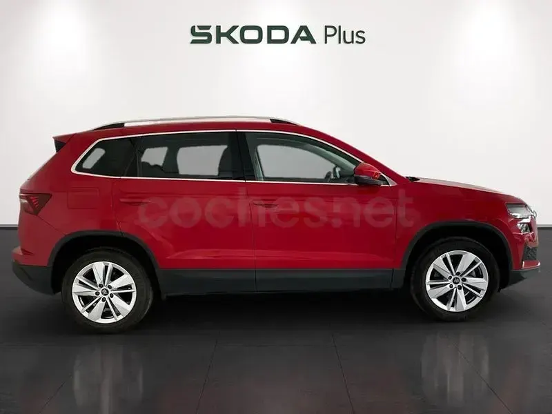 Usado Skoda Karoq Selection 150 CV (110 kW) 2025 Rojo SUV