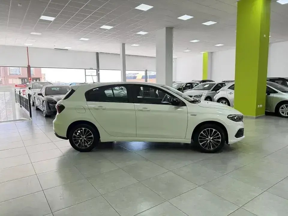 Usado Fiat Tipo Life 130 CV (95 kW) 2024 Blanco Berlina