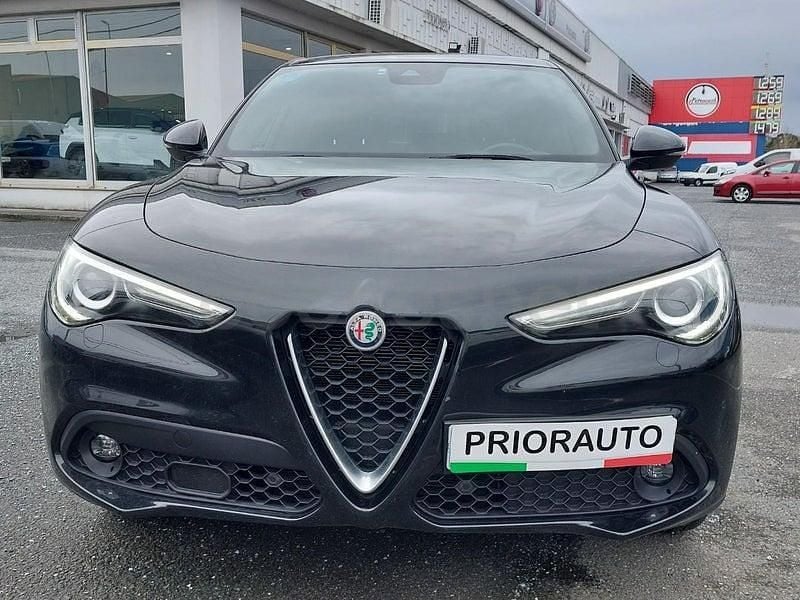 Usado Alfa Romeo Stelvio Super 160 CV (117 kW) 2022 Negro SUV