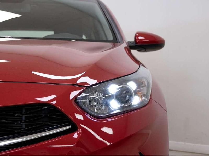 Usado Kia Ceed 101 CV (74 kW) 2024 Rojo Utilitario