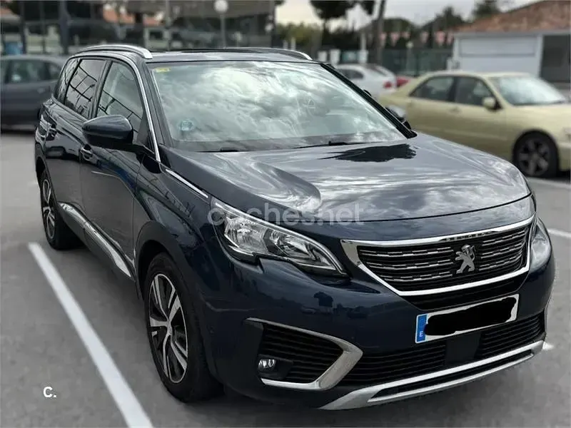 Usado Peugeot 5008 Allure 120 CV (88 kW) 2017 Negro SUV