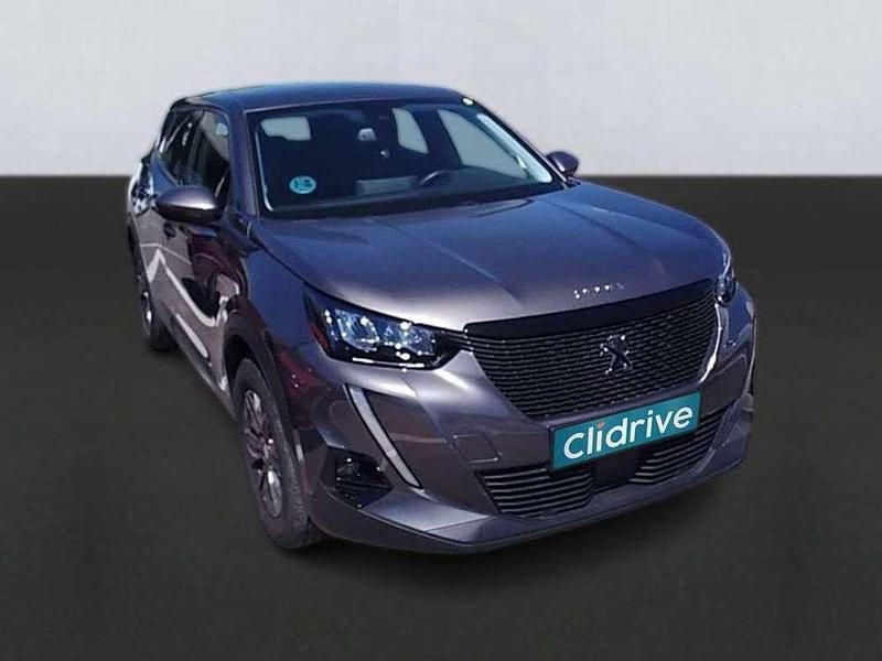 Usado Peugeot 2008 Active 110 CV (80 kW) 2021 Gris SUV