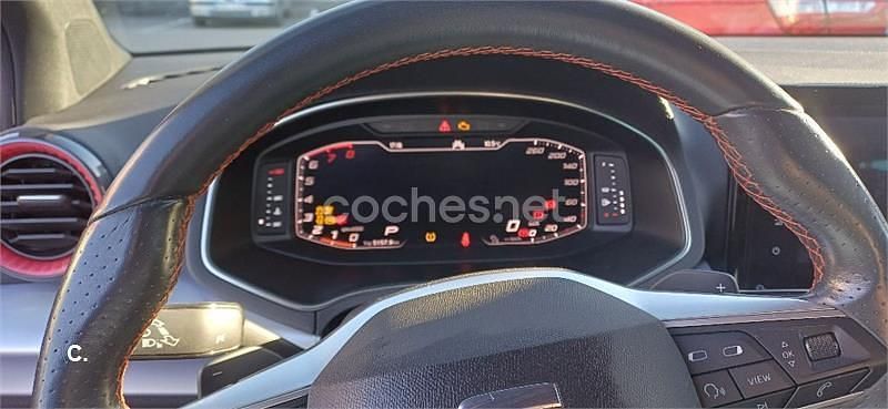 Usado Seat Arona FR 110 CV (80 kW) 2022 Rojo SUV