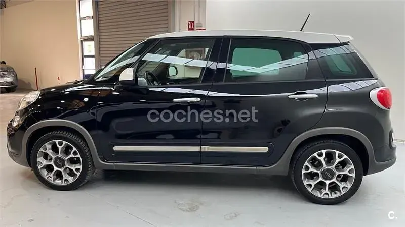 Usado Fiat 500L Trekking 85 CV (62 kW) 2015 Negro Monovolumen