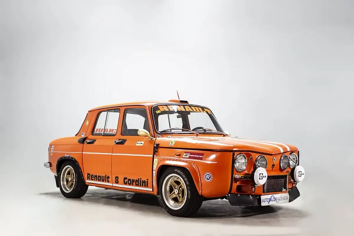 Usado Renault R8 88 CV (64 kW) 1975 Naranjado Berlina