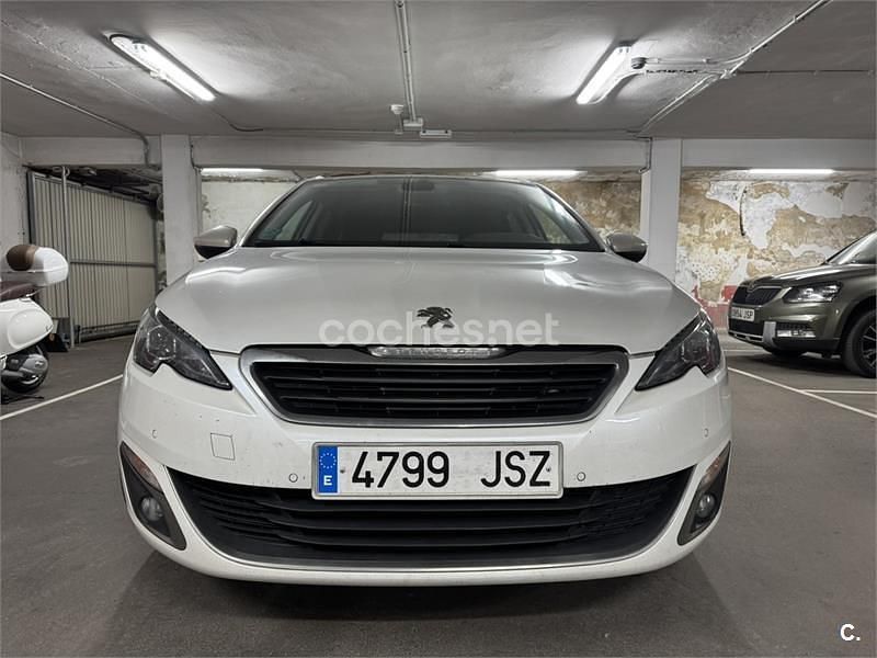 Usado Peugeot 308 SW Allure 130 CV (95 kW) 2016 Blanco Familiar