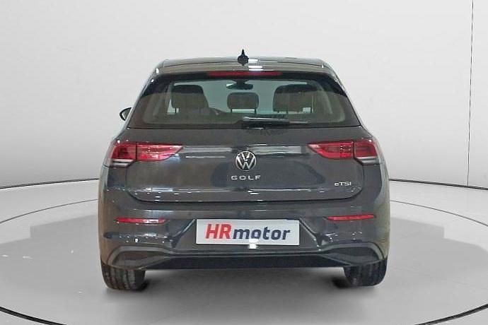 Käytetty VW Golf VIII Business 151 HP (111 kW) 2021 Harmaa Viistoperä