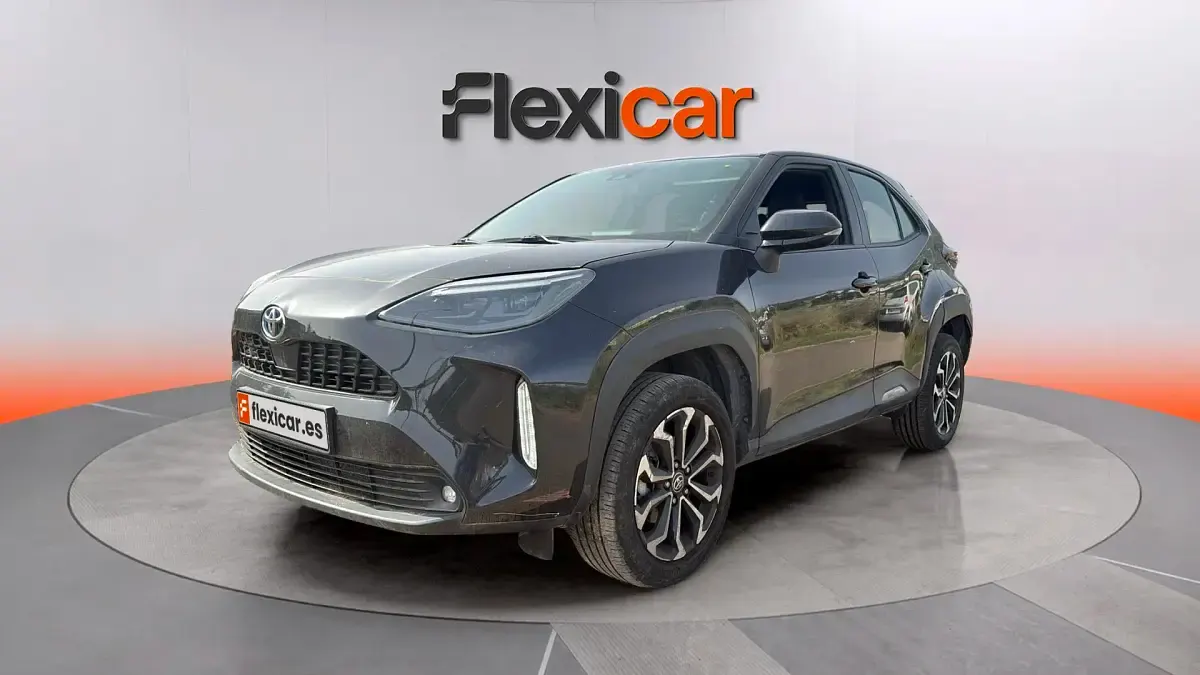 Usado Toyota Yaris Active 116 CV (85 kW) 2024 Gris Utilitario