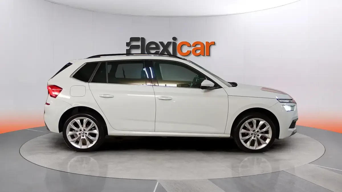 Usado Skoda Kamiq Sport 150 CV (110 kW) 2021 Blanco SUV