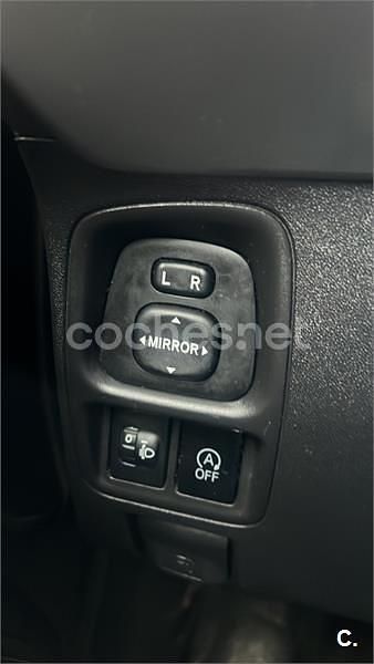 Usado Toyota Aygo X-play 69 CV (50 kW) 2015 Gris / plata Utilitario