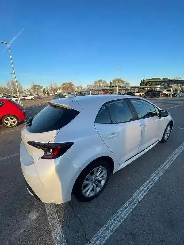 Usado Toyota Corolla Plus 140 CV (102 kW) 2023 Blanco Utilitario