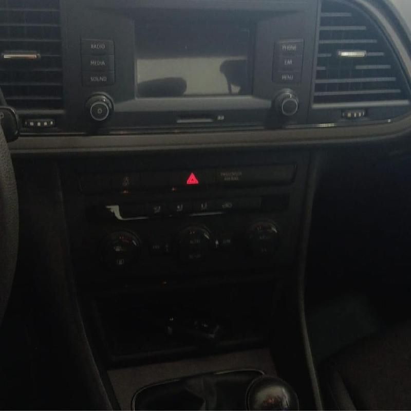 Usado Seat Leon Reference 115 CV (84 kW) 2020 Blanco Berlina