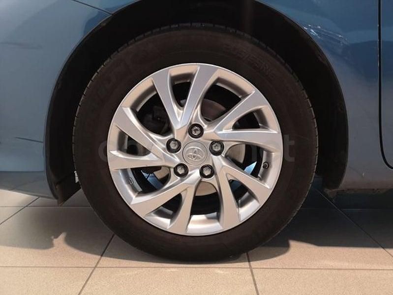 Usado Toyota Auris Active 120 CV (88 kW) 2016 Azul Berlina