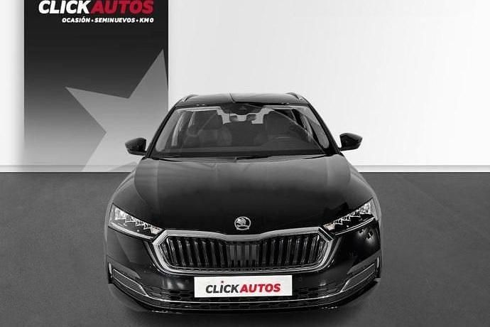 Usado Skoda Octavia Ambition 116 CV (85 kW) 2024 Negro Familiar