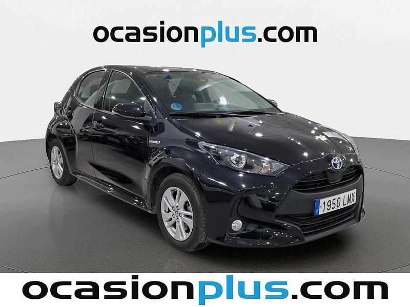 Usado Toyota Yaris Hybrid Business Edition 116 CV (85 kW) 2021 Negro