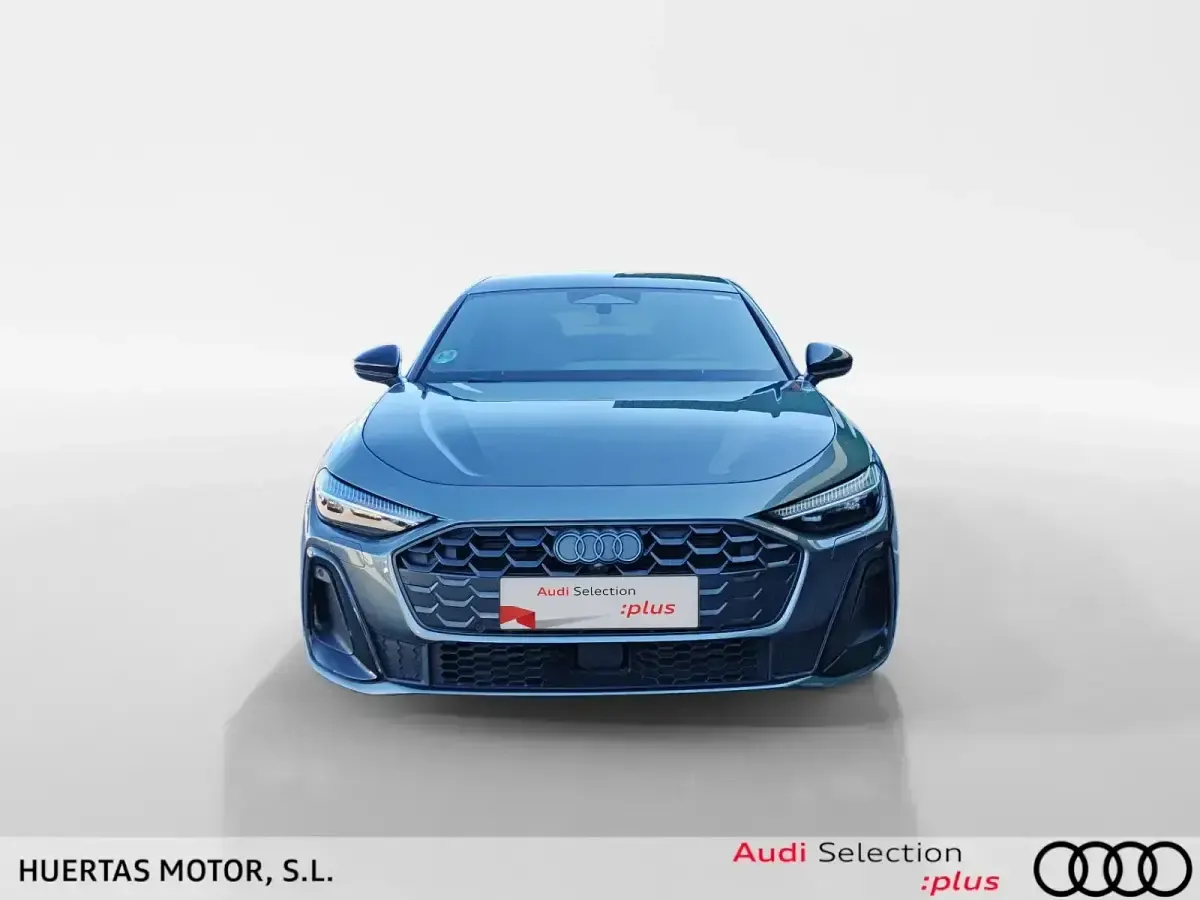 Usado Audi A5 Basis 150 CV (110 kW) 2025 Gris Berlina
