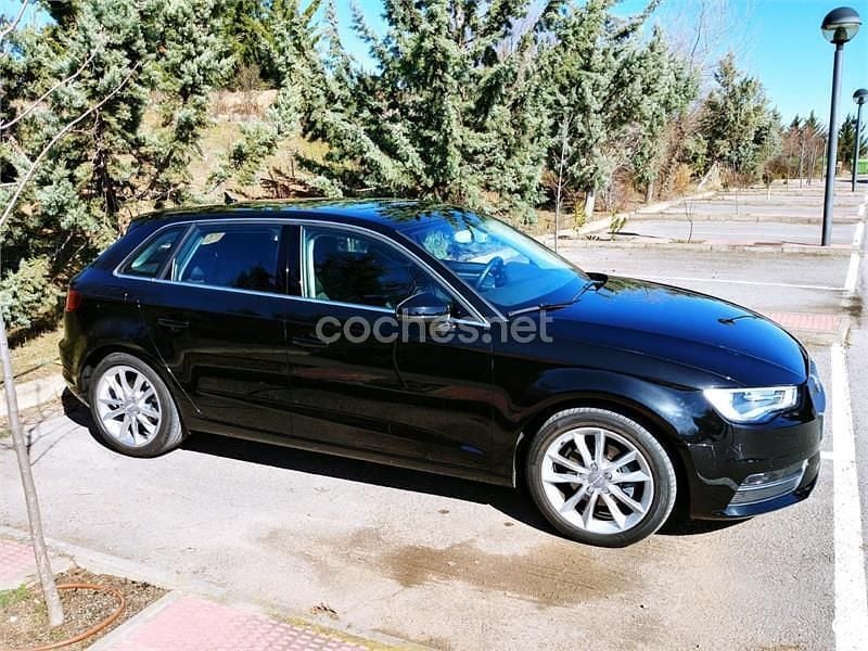Usado Audi A3 Ambition 150 CV (110 kW) 2015 Negro Berlina