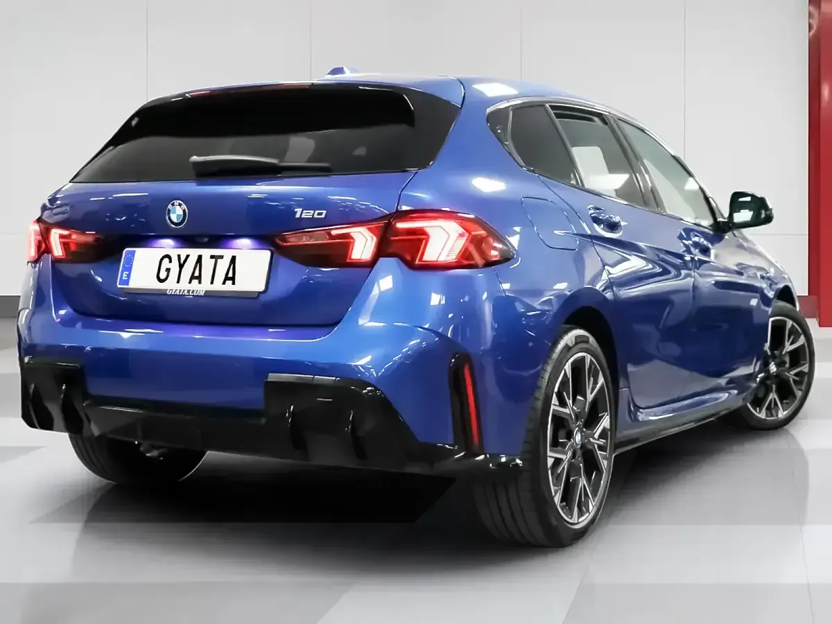 Usado BMW 120 170 CV (125 kW) 2025 Azul Utilitario