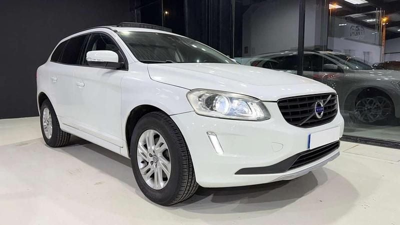 Usado Volvo V60 Kinetic 120 CV (88 kW) 2016 Blanco Familiar