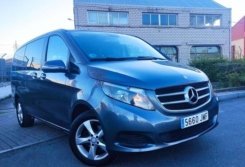 Usado Mercedes V220 163 CV (119 kW) 2016 Gris Monovolumen