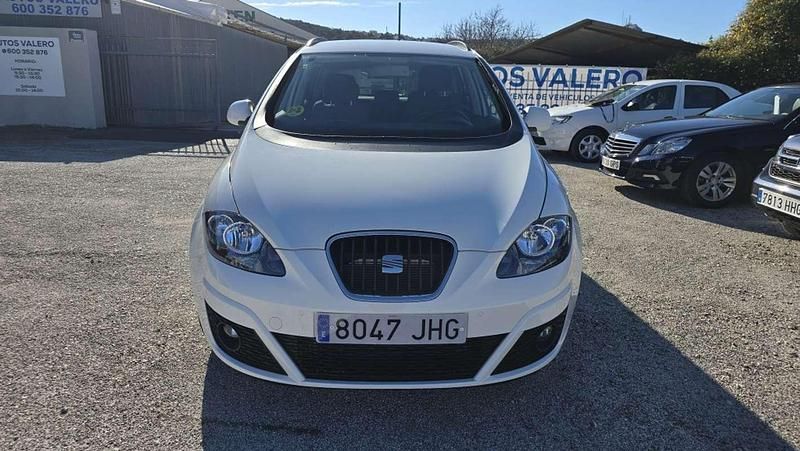 Usado Seat Altea XL Ecomotive 105 CV (77 kW) 2015 Blanco Monovolumen
