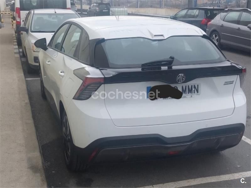 Käytetty MG MG4 EV 125 kW (170 HP) 2023 Eléctrico Viistoperä