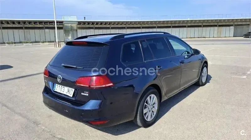 Usado VW Golf VII Advance 110 CV (80 kW) 2016 Azul Familiar