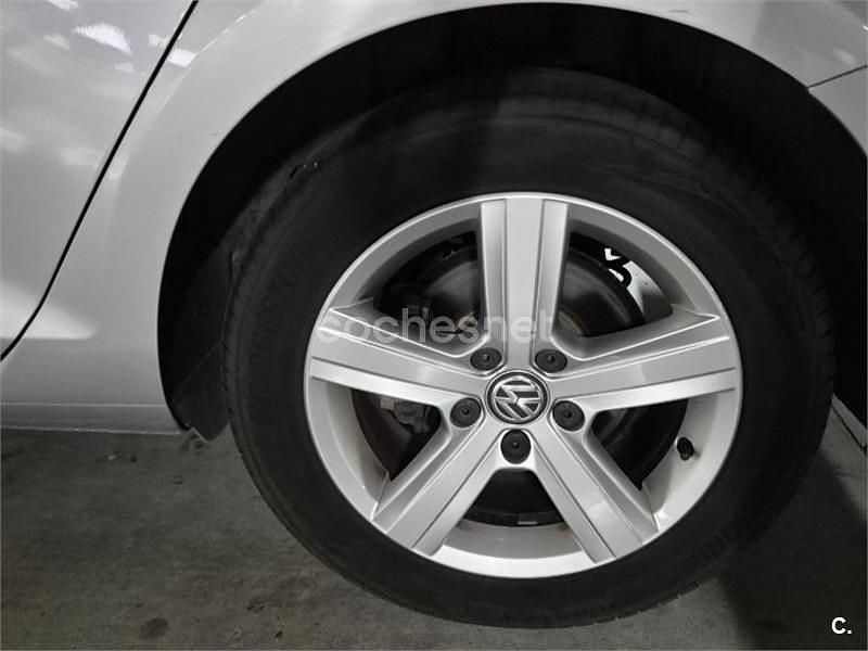 Gris / plata Usado 2016 VW Golf VII Advance Familiar | 11.500 € (Buen precio) - Imagen 1/4