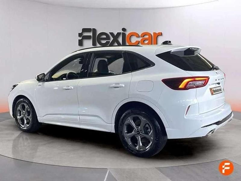 Usado Ford Kuga ST-Line 150 CV (110 kW) 2025 Blanco SUV