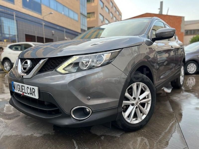 Usado Nissan Qashqai Acenta 110 CV (80 kW) 2015 Gris / plata SUV