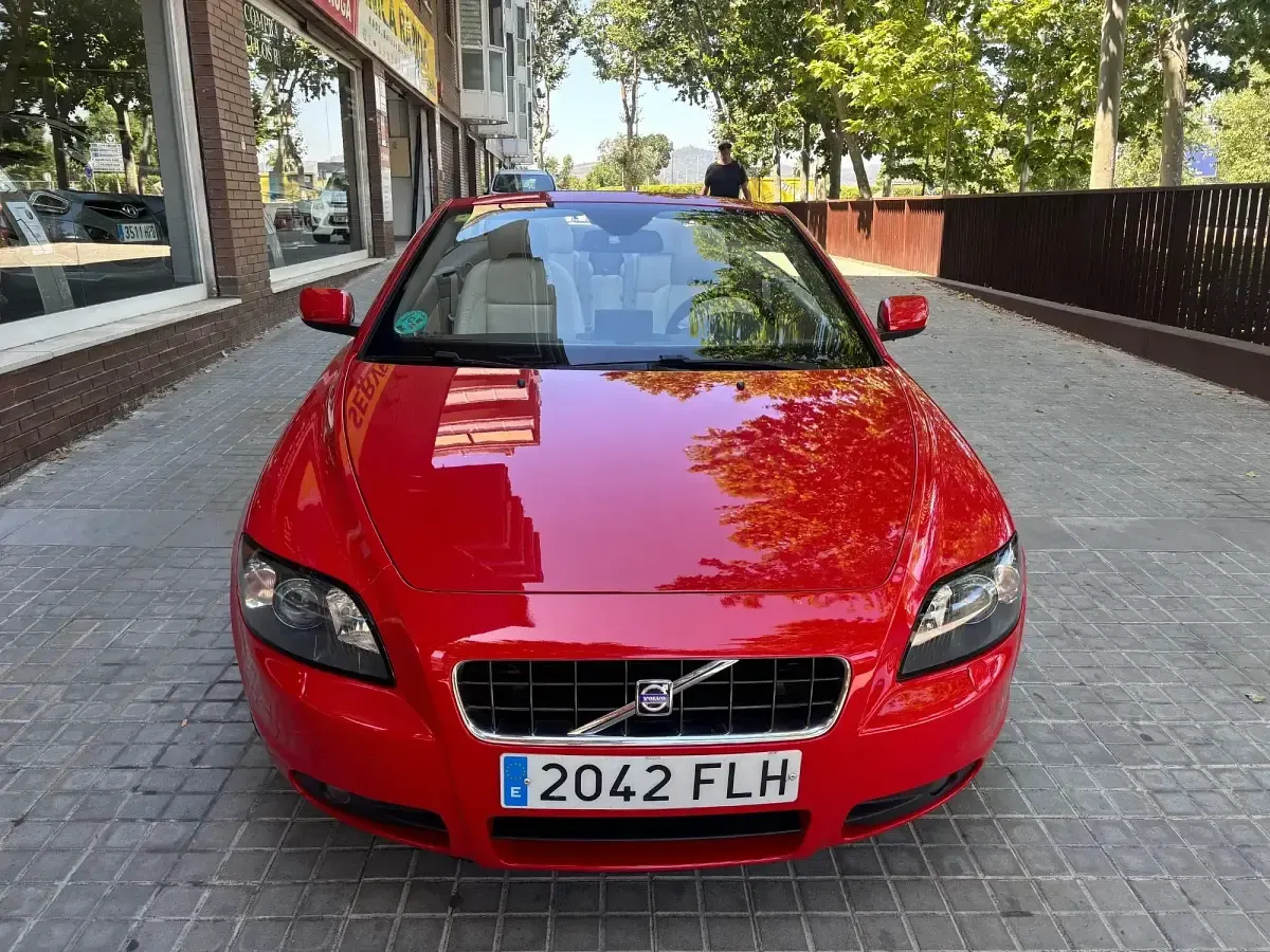 Usado Volvo C70 Momentum 170 CV (125 kW) 2007 Rojo Descapotable