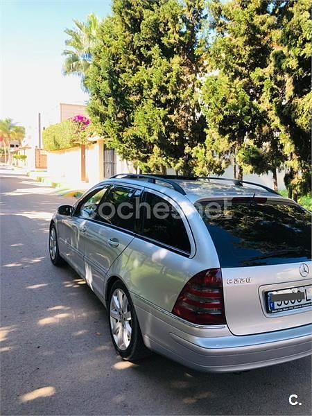 Usado Mercedes C220 143 CV (105 kW) 2003 Gris / plata Berlina